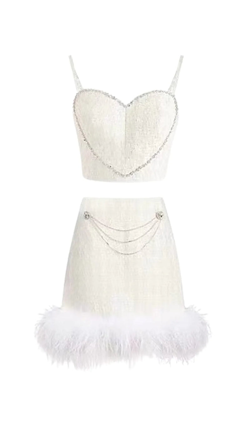 CHANEL'S STYLE WITH FEATHER SHORT SKIRT SUIT IN WHITE
