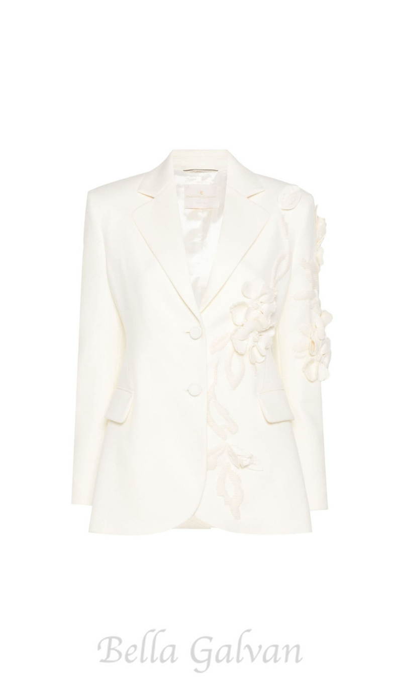 ELIZABETH WHITE FLORAL APPLIQUÉ BLAZER