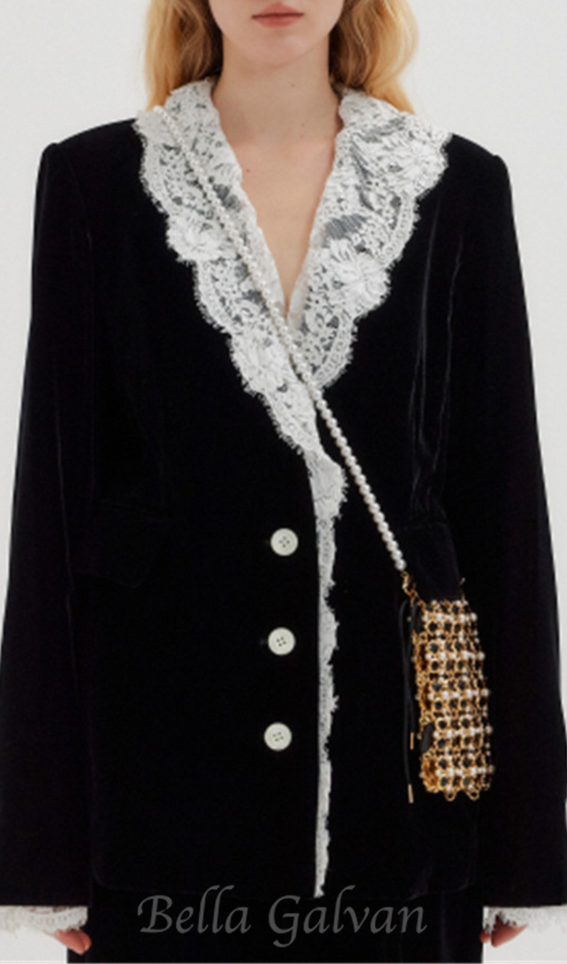 lace-neck velvet blazer in black