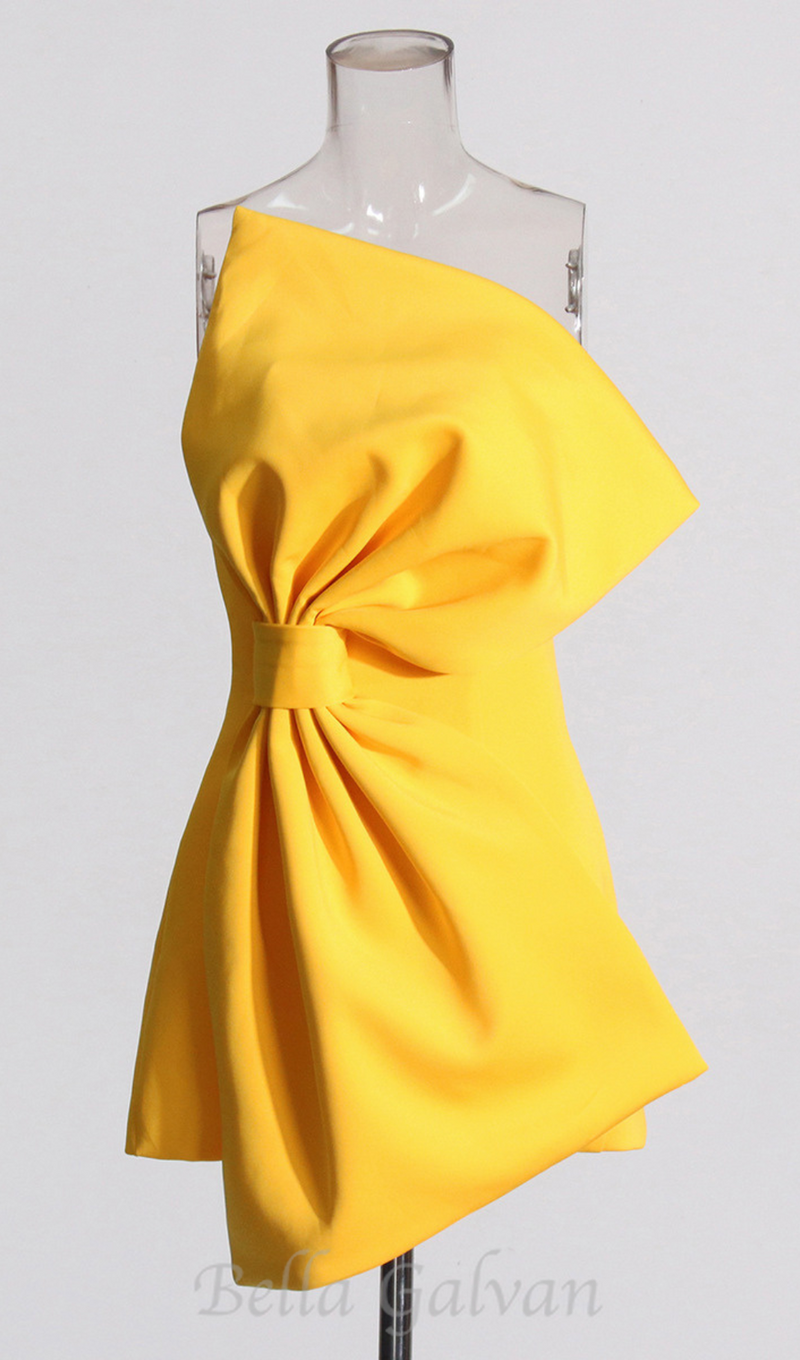 EVANGELINE STRAPLESS BOW MINI DRESS IN YELLOW