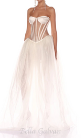 ODILE STRAPLESS GOWN IN WHITE