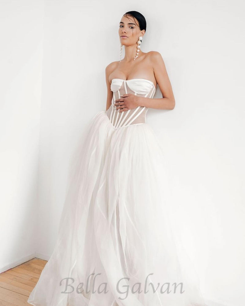 ODILE STRAPLESS GOWN IN WHITE